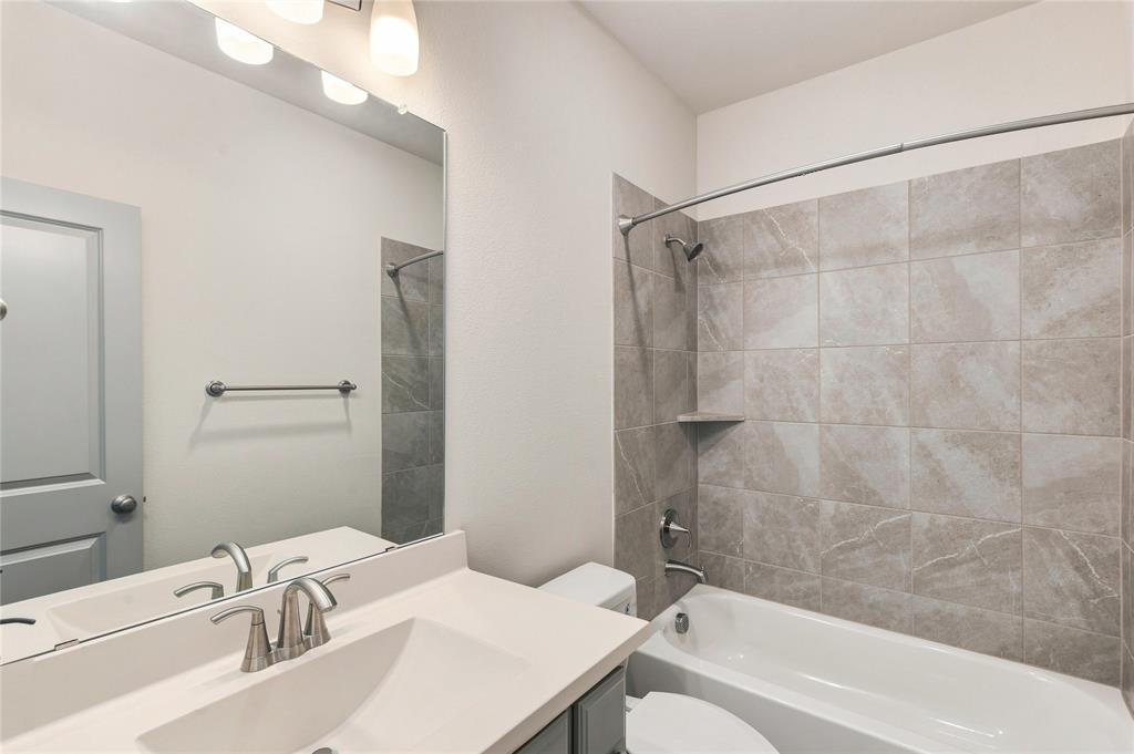 3923 Idlebrook Drive Property Photo 32