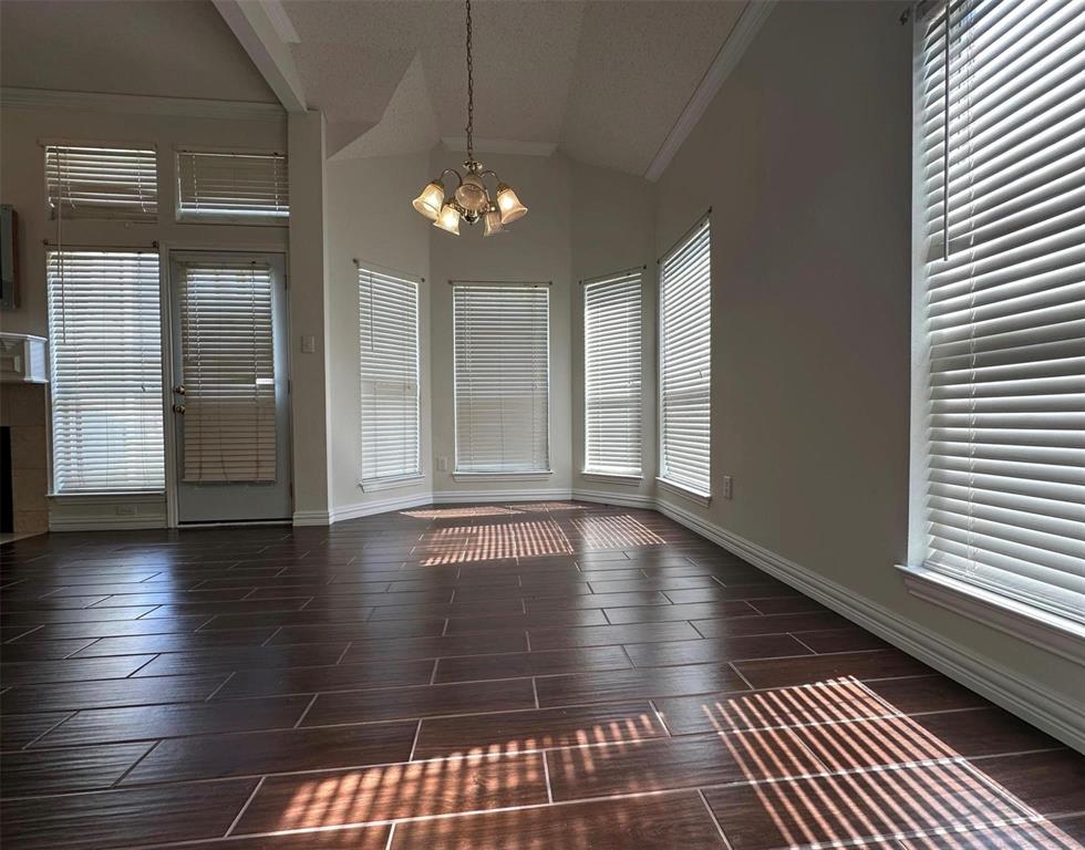 3904 Ridge Gate Drive Property Photo 2
