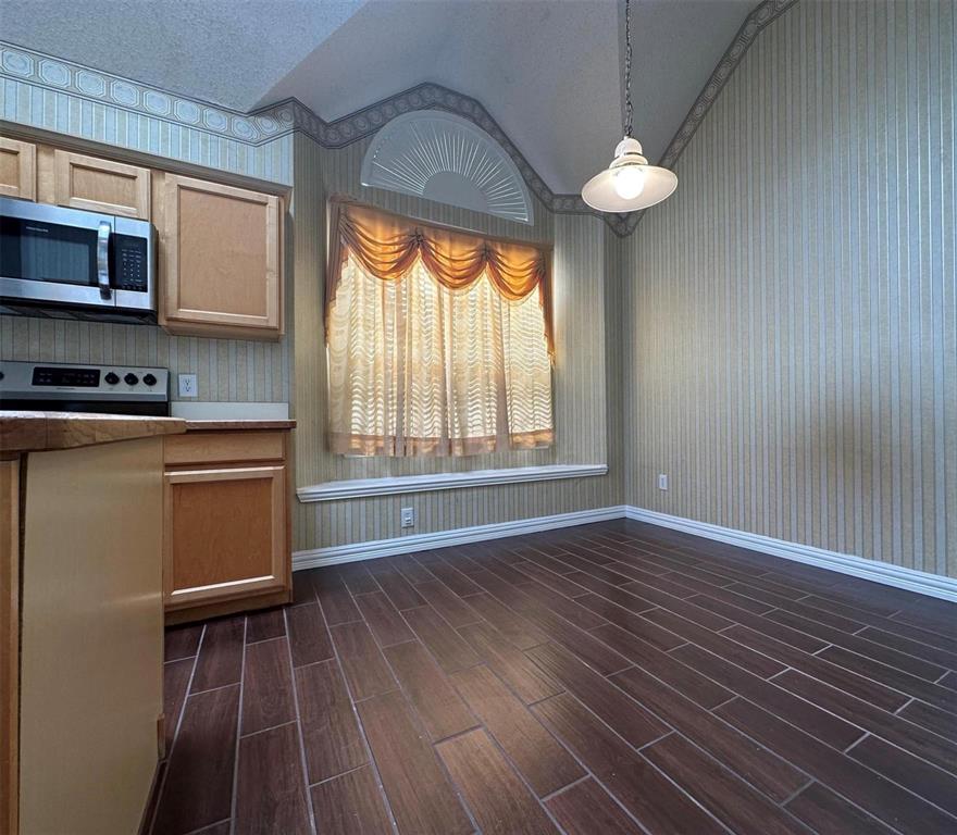 3904 Ridge Gate Drive Property Photo 3