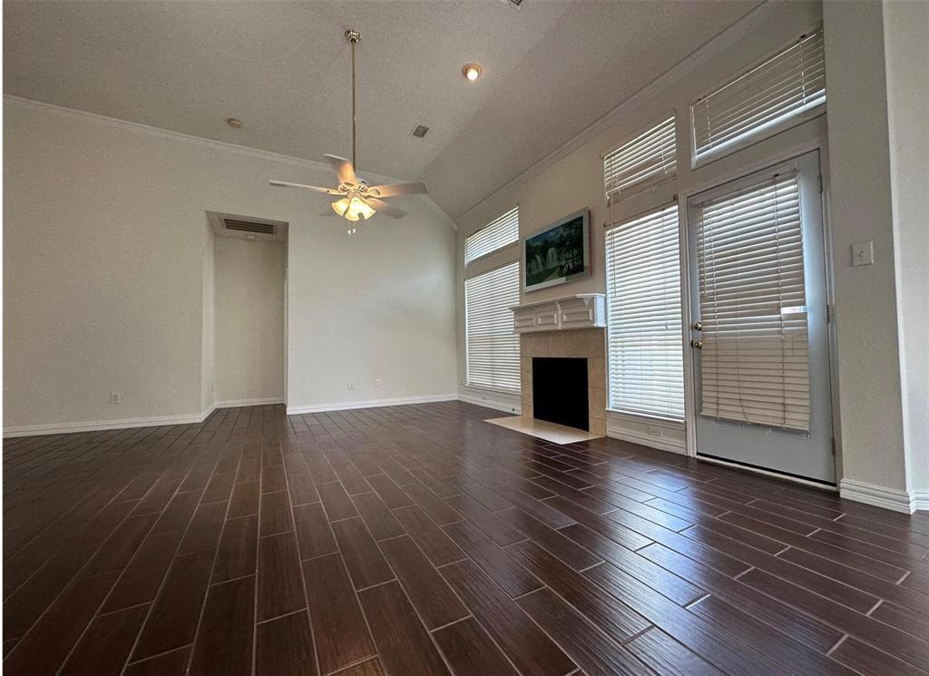3904 Ridge Gate Drive Property Photo 7