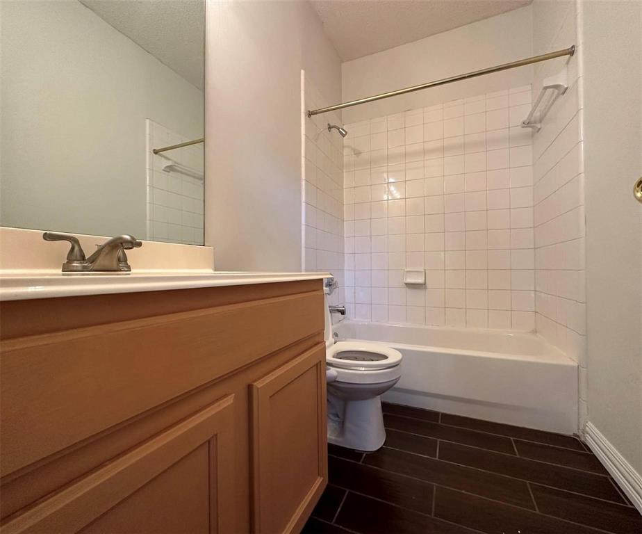 3904 Ridge Gate Drive Property Photo 8