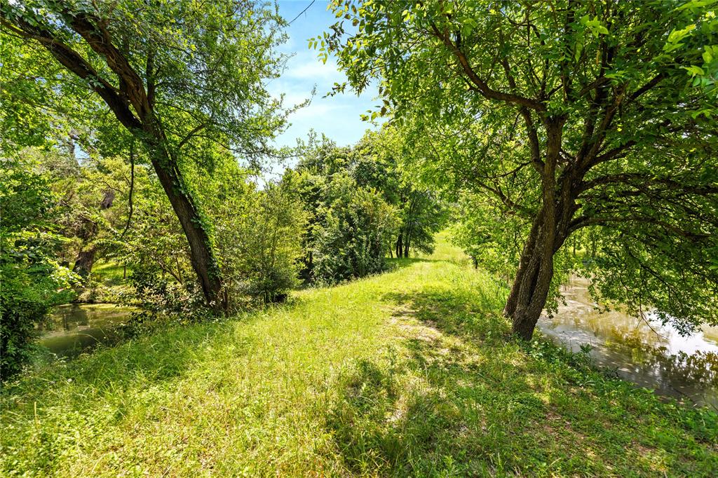 962 Oak And Clover Ridge Property Photo 6