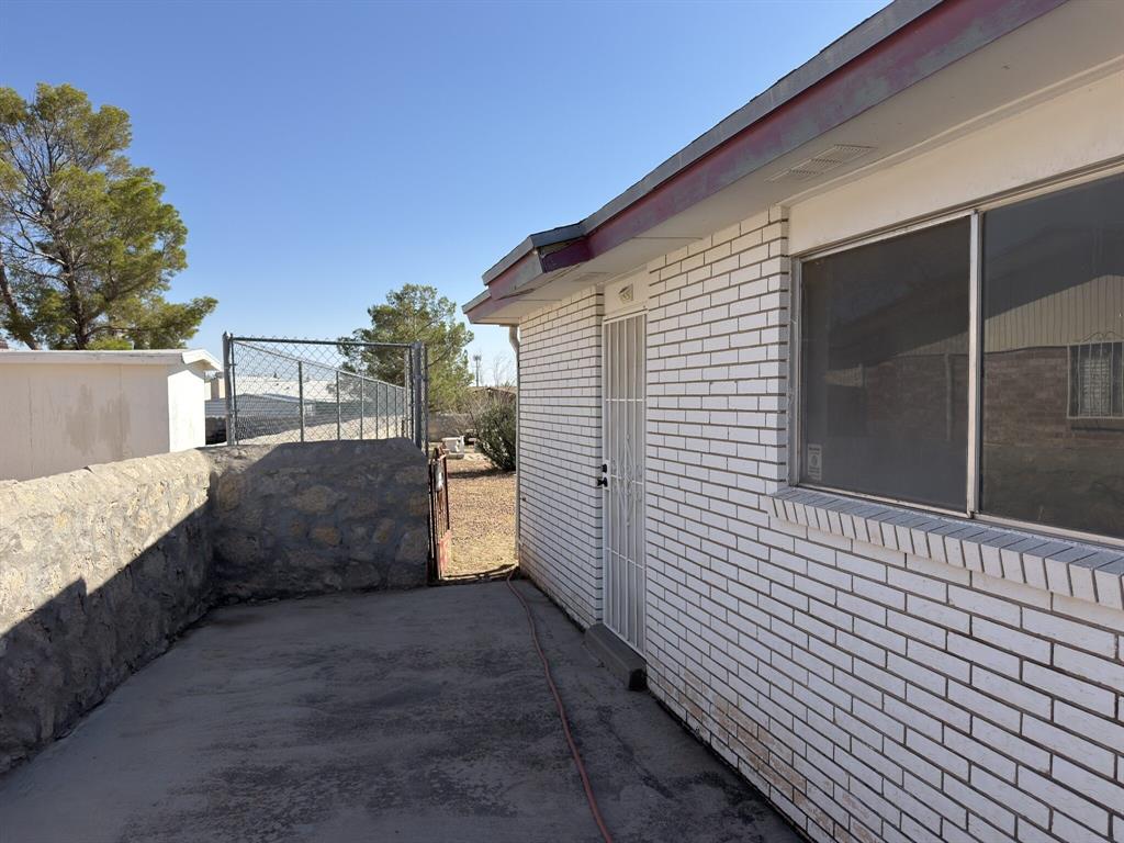 10604 Lakewood Avenue Property Photo 7