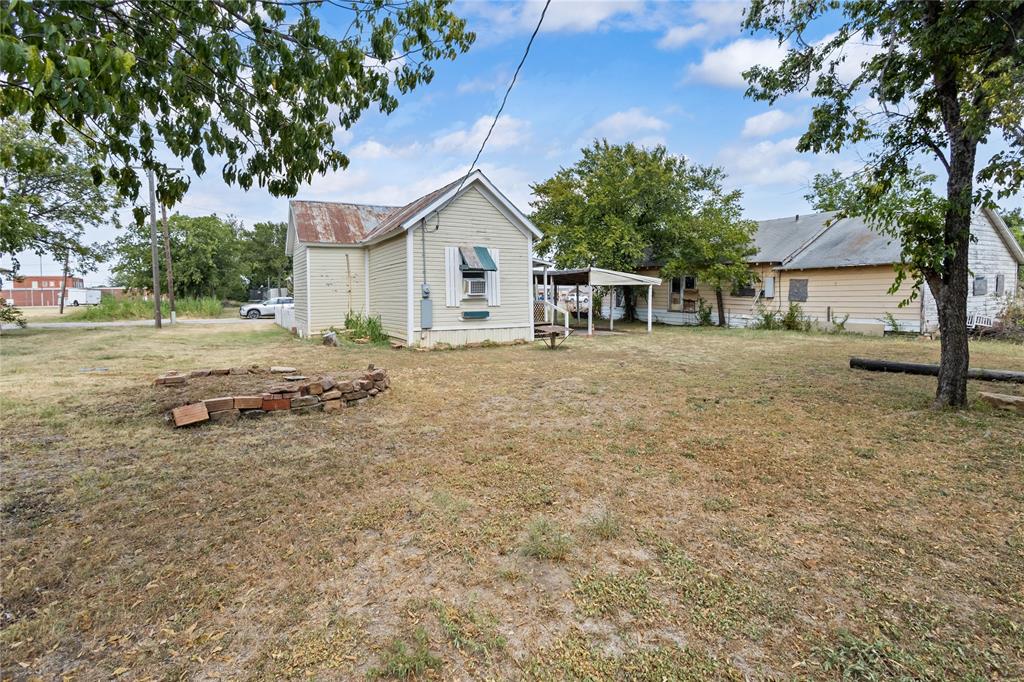904 Ave F Property Photo 5