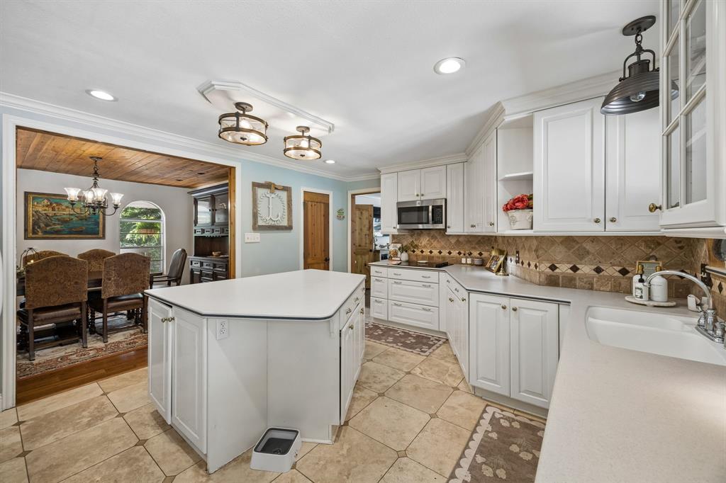 9300 Indian Knoll Trail Property Photo 10
