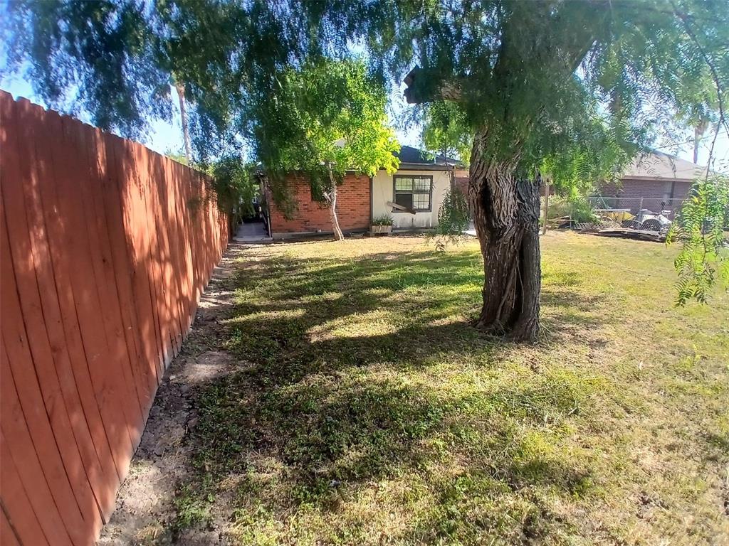 310 W 10th Street Property Photo 7