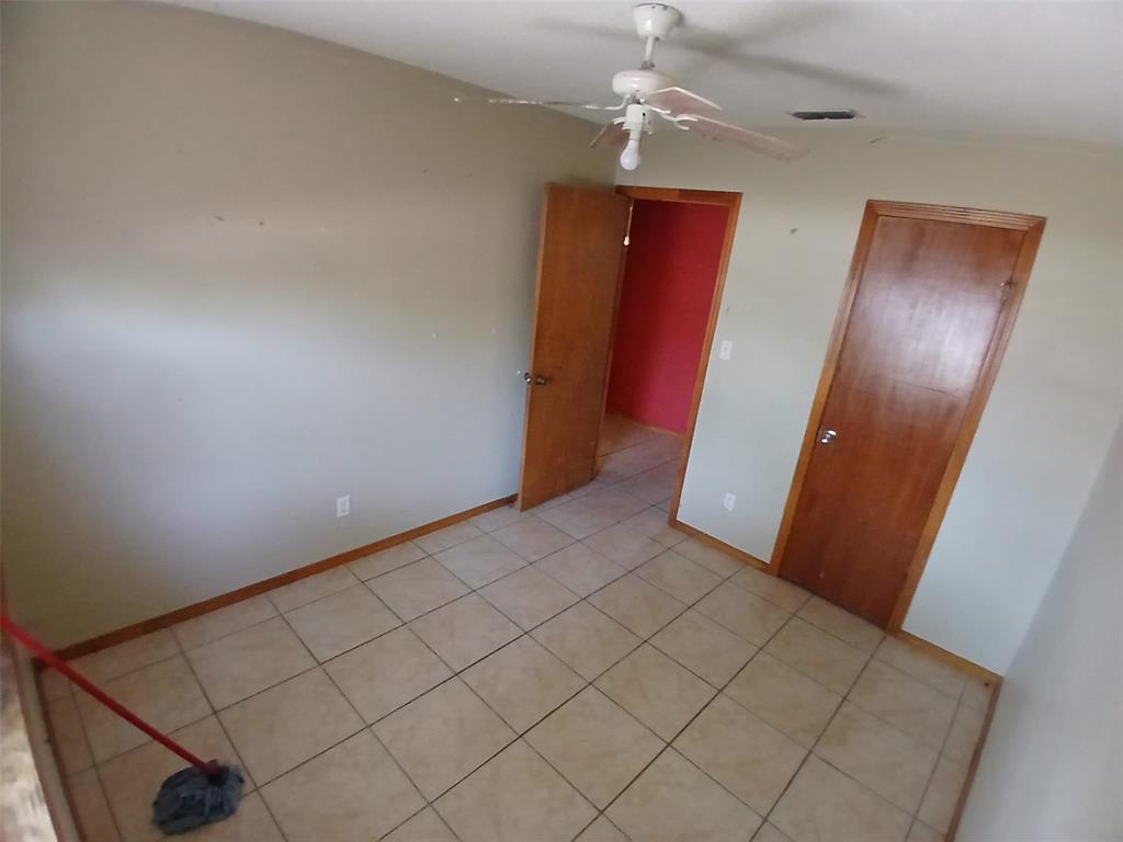 310 W 10th Street Property Photo 21