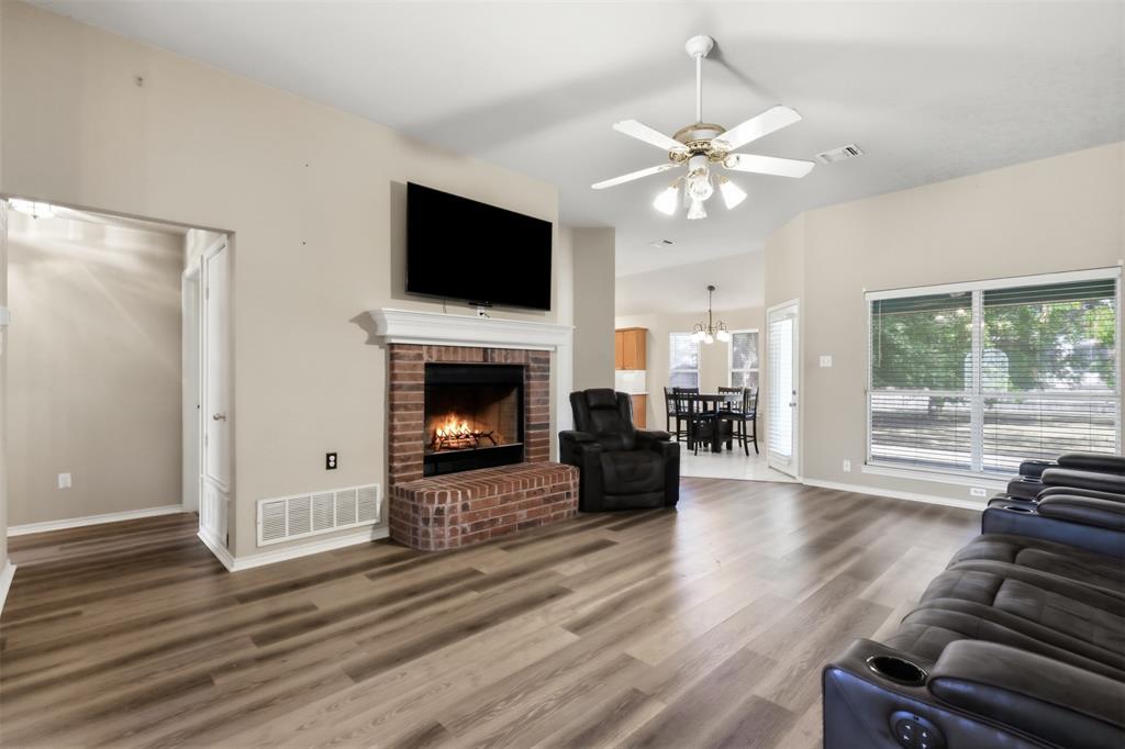 1507 Saddle Creek Court Property Photo 6