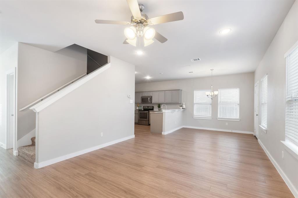 9910 Ironhorse Drive Property Photo 6