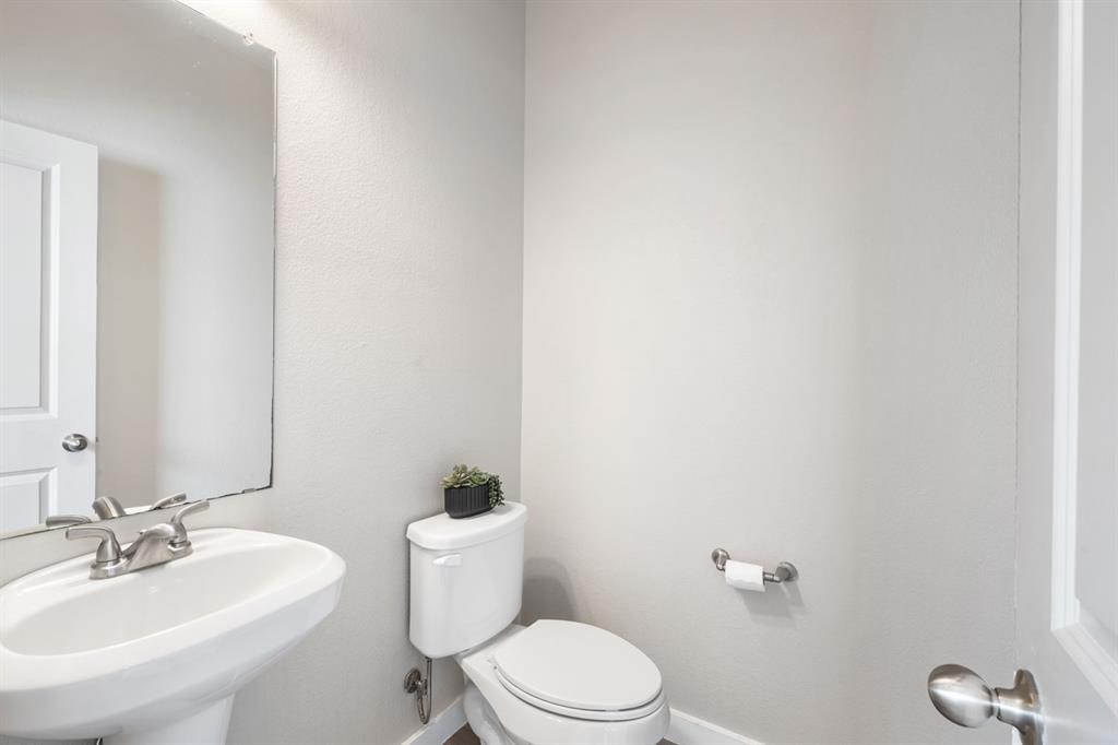 9910 Ironhorse Drive Property Photo 8