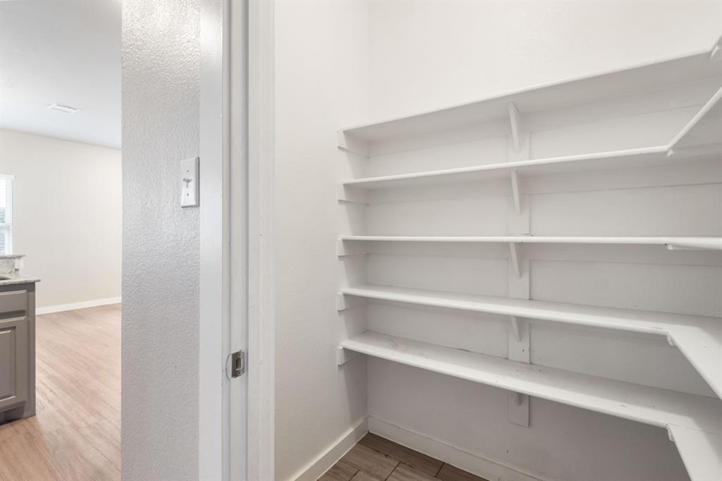 9910 Ironhorse Drive Property Photo 12