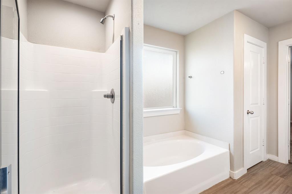 9910 Ironhorse Drive Property Photo 16