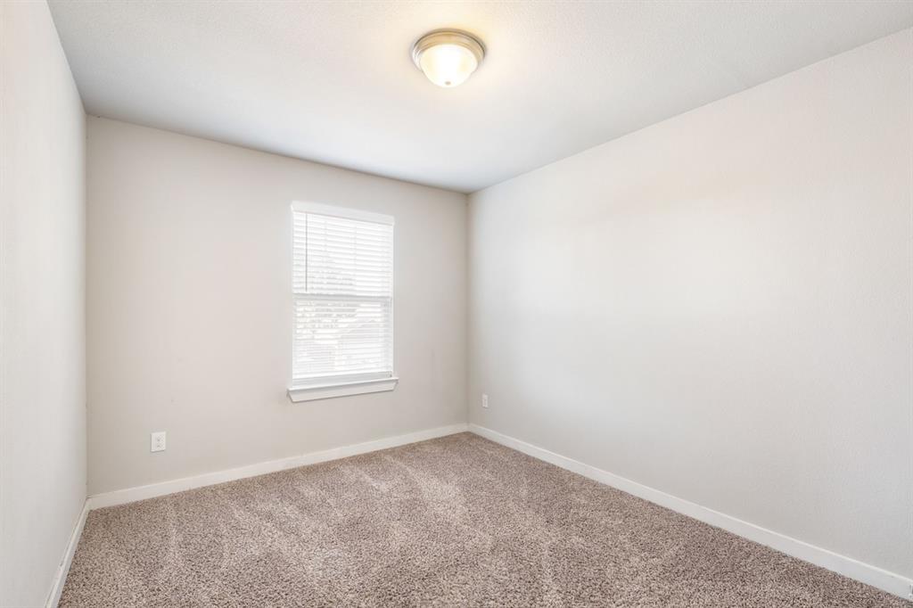 9910 Ironhorse Drive Property Photo 17