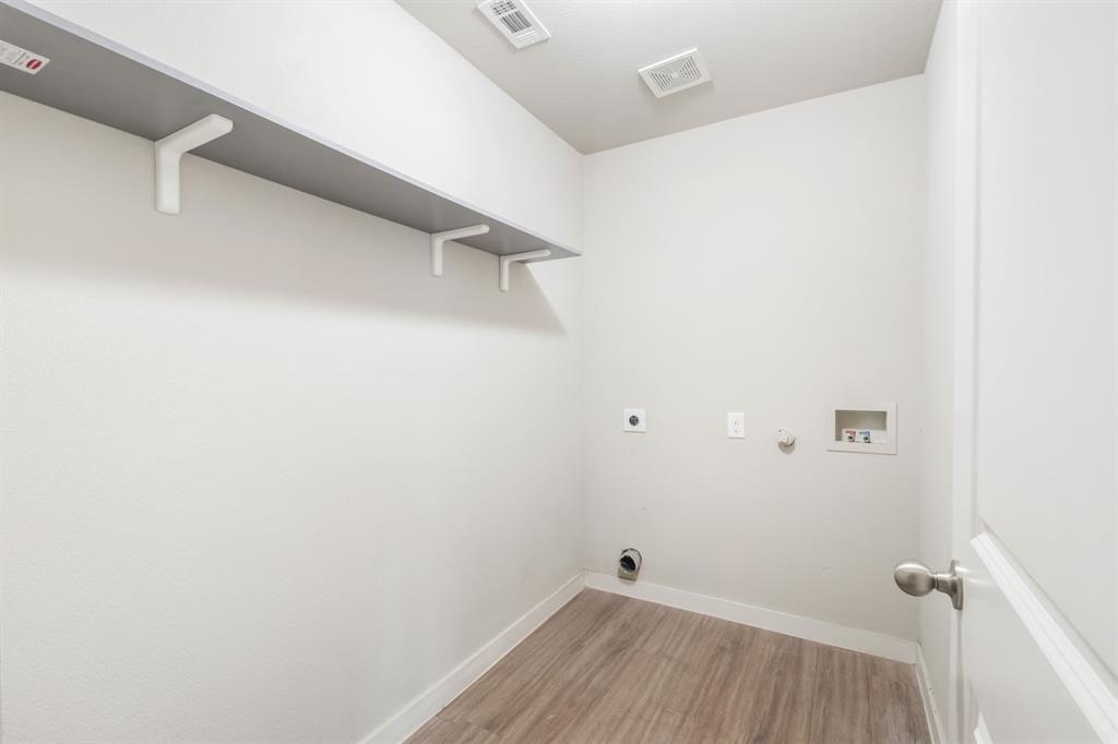 9910 Ironhorse Drive Property Photo 21