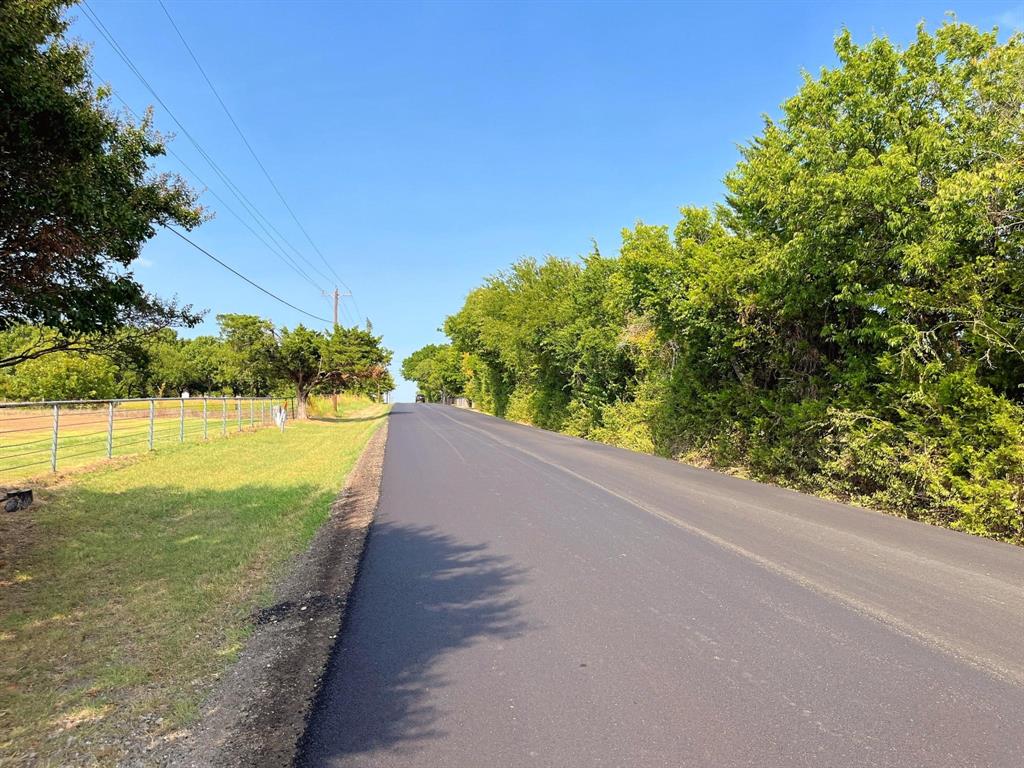 17559 Valley View Property Photo 6