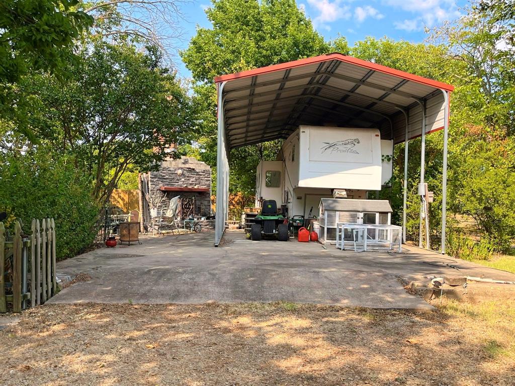 17559 Valley View Property Photo 8