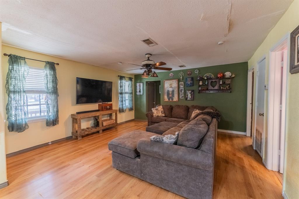 345 County Road 1158 Property Photo 16