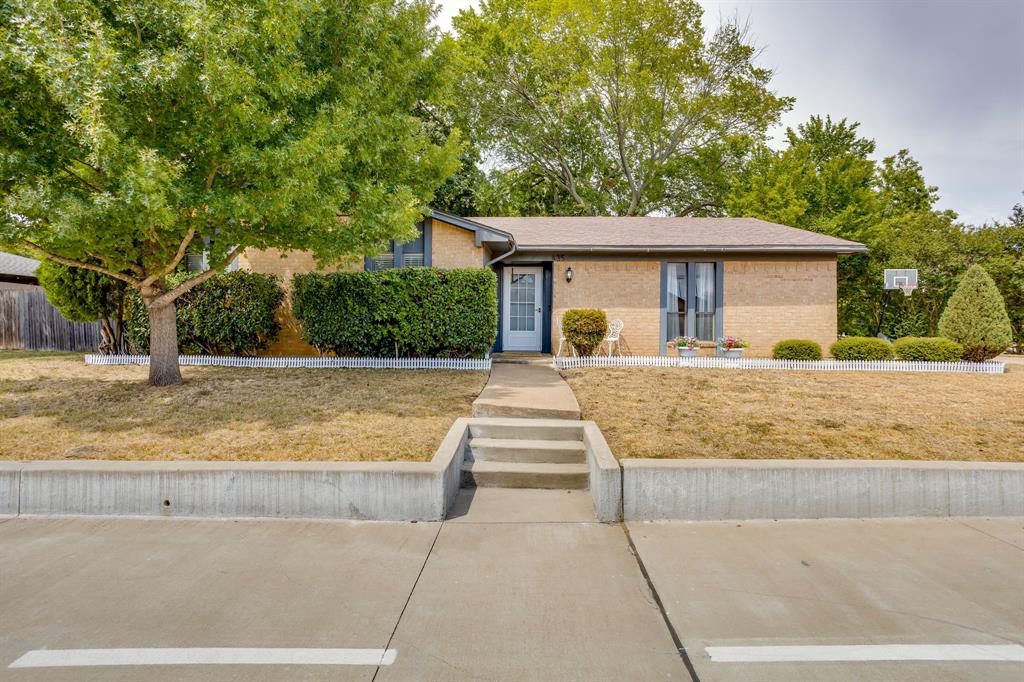 435 Se Gardens Boulevard Property Photo 1
