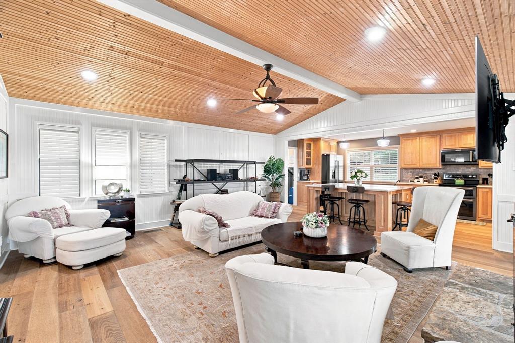 8703 Dunleith Court Property Photo 4