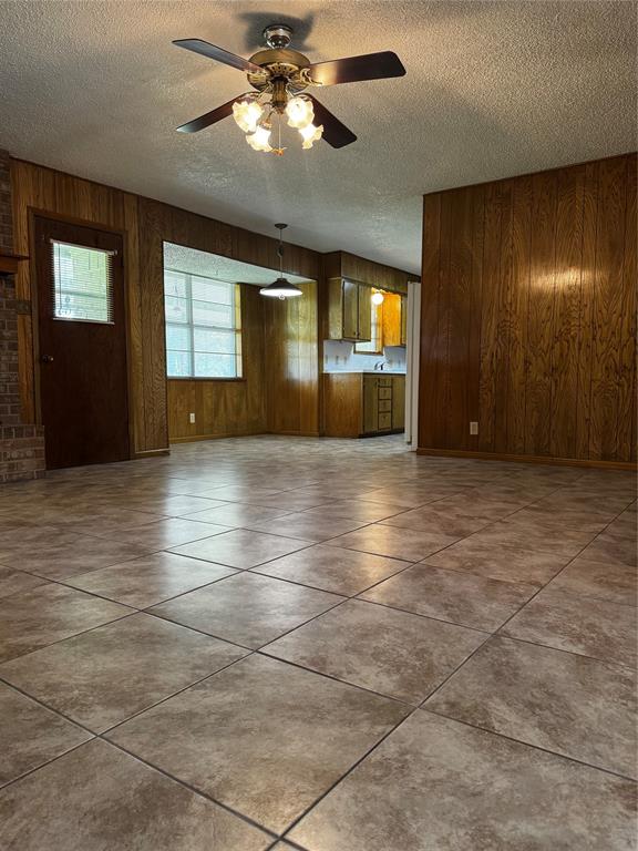 4407 Mcarthur Circle Property Photo 8