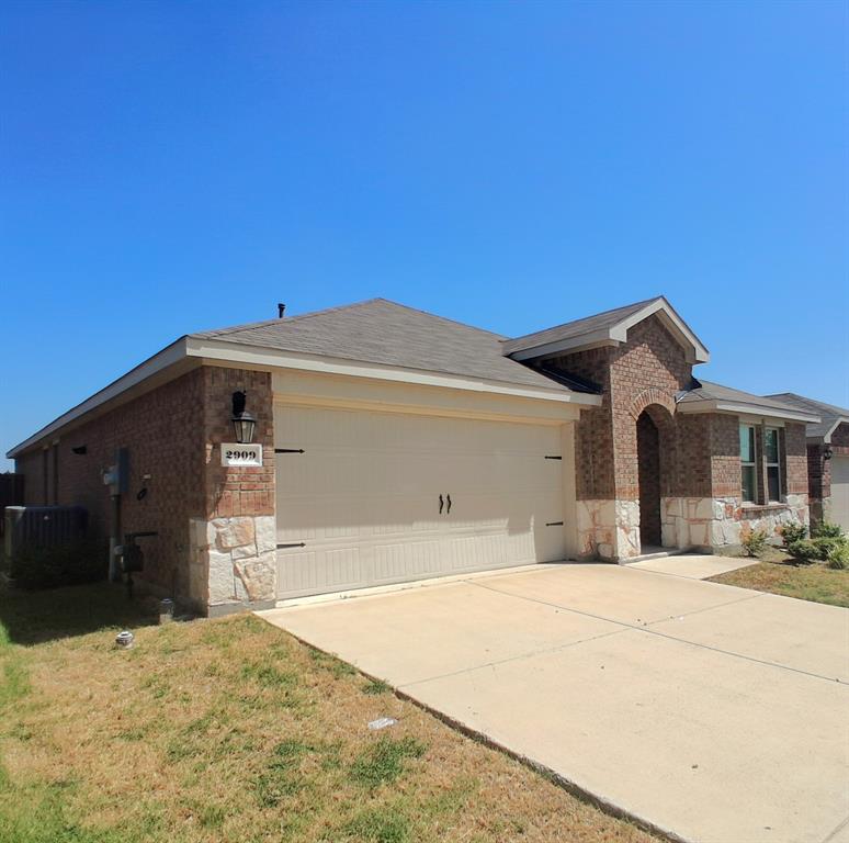 2909 Shoemaker Drive Property Photo 2