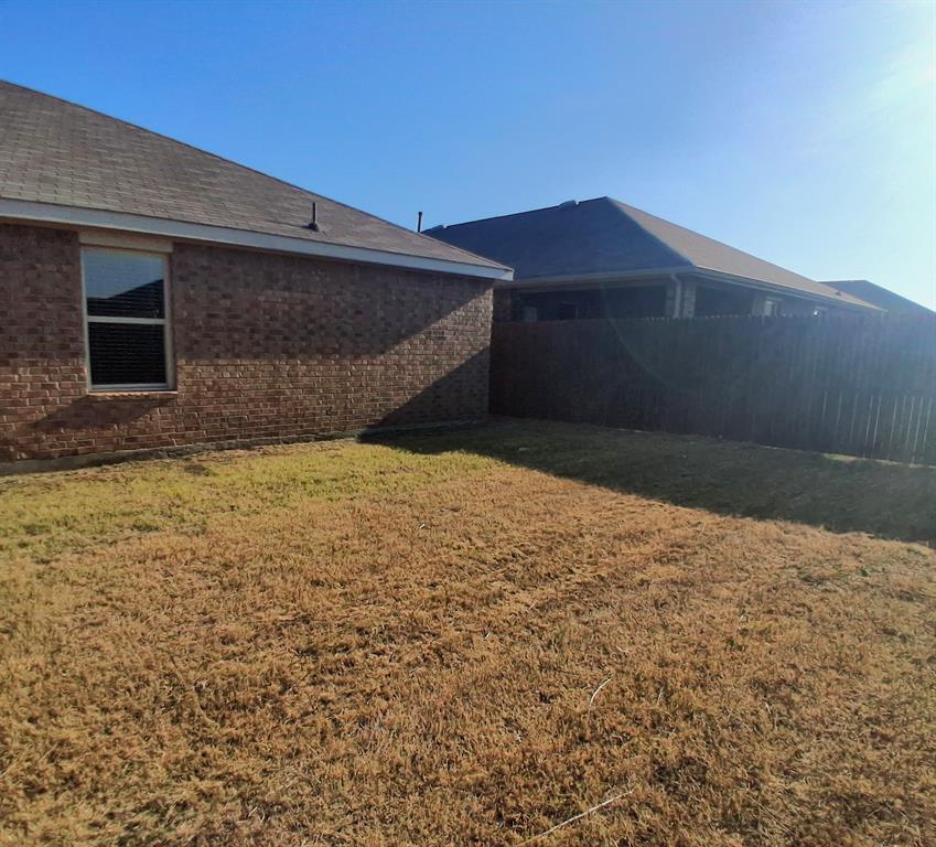 2909 Shoemaker Drive Property Photo 4