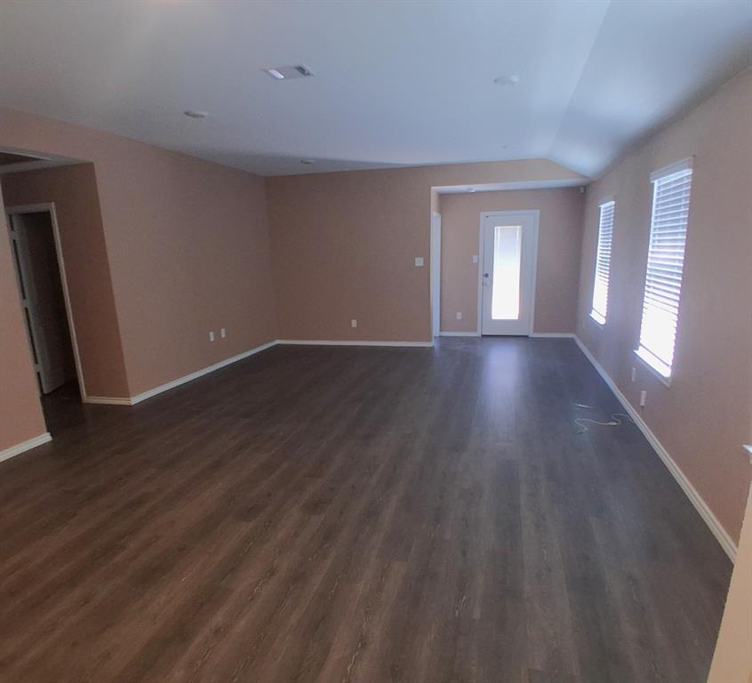 2909 Shoemaker Drive Property Photo 5