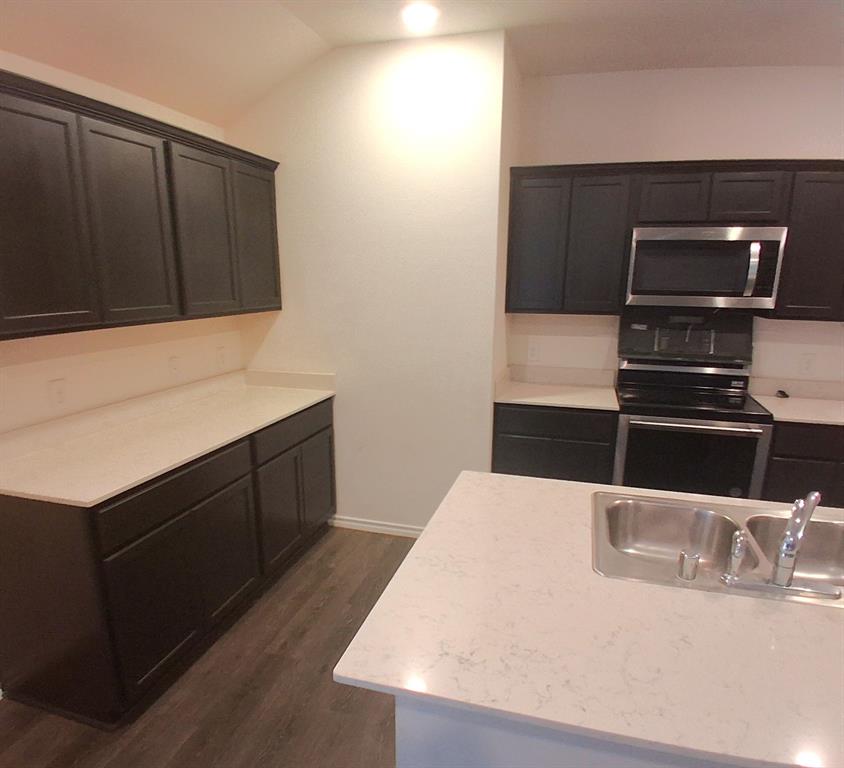 2909 Shoemaker Drive Property Photo 6