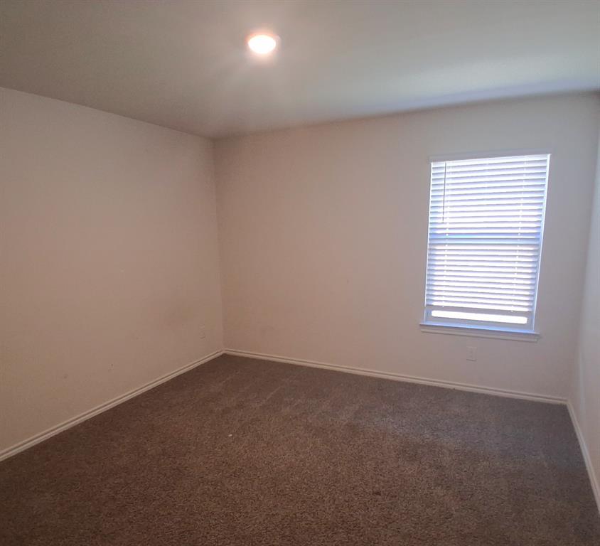 2909 Shoemaker Drive Property Photo 7