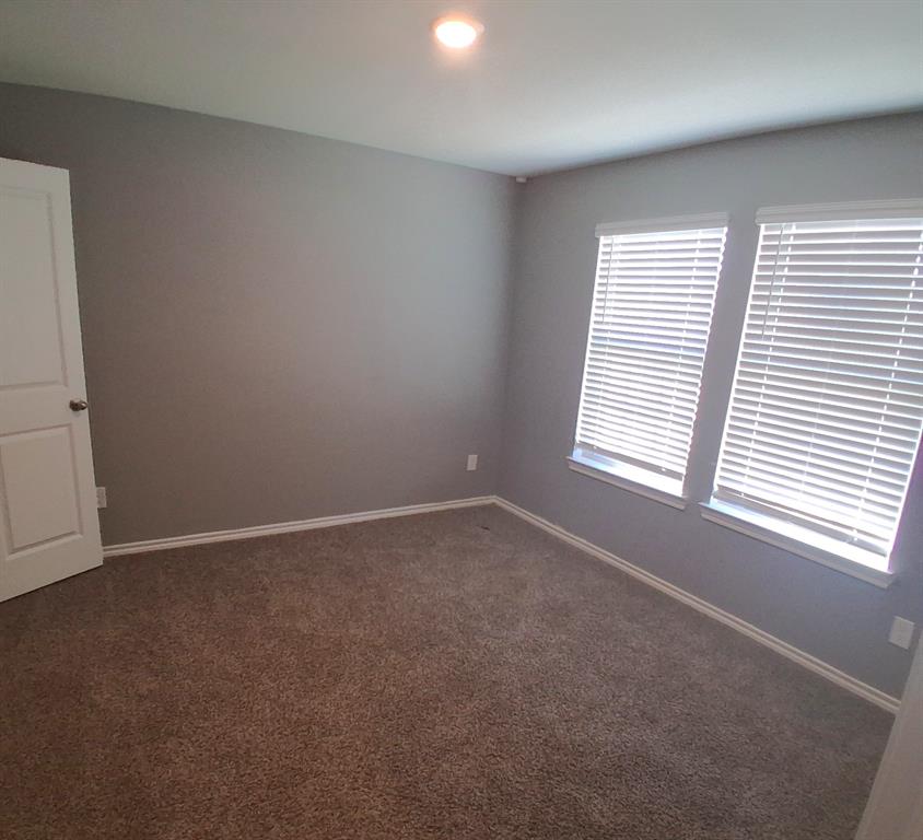 2909 Shoemaker Drive Property Photo 9