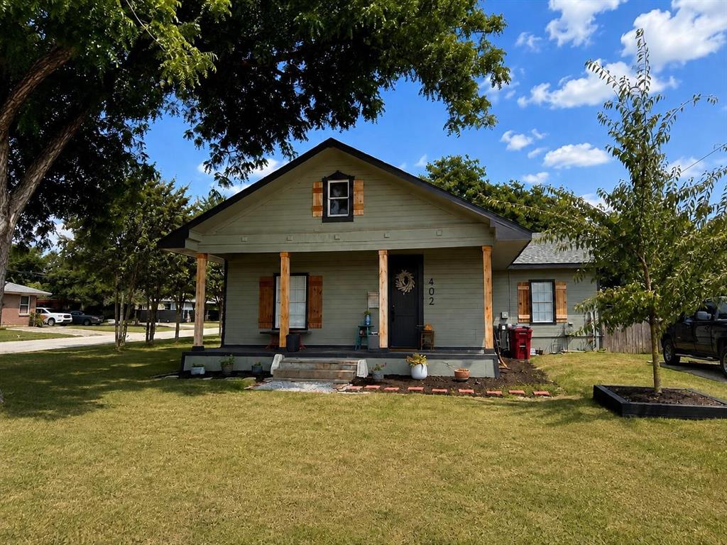 402 S Bell Street Property Photo 1