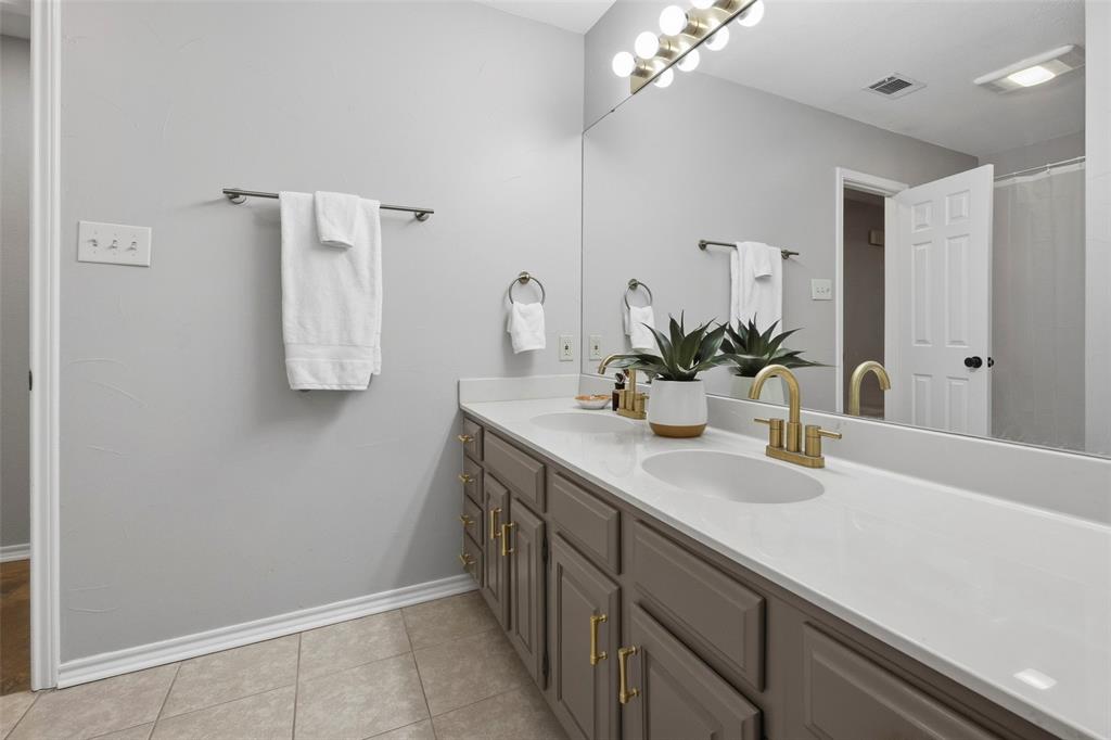 5845 Westhaven Drive B Property Photo 26