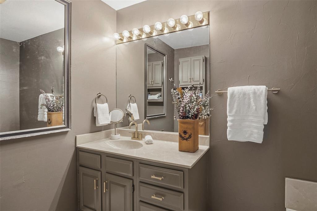 5845 Westhaven Drive B Property Photo 30
