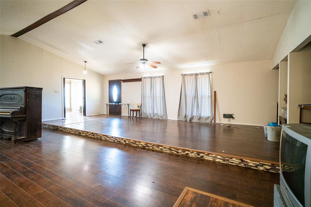 201 Shiloh Property Photo 3