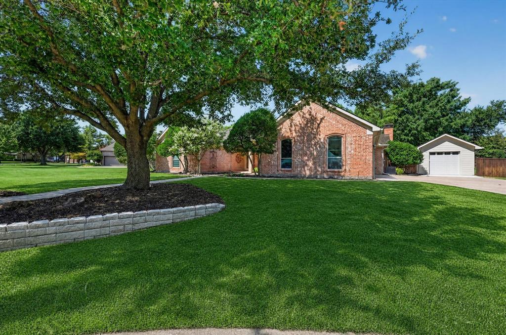 4901 Forest Hill Drive Property Photo 4