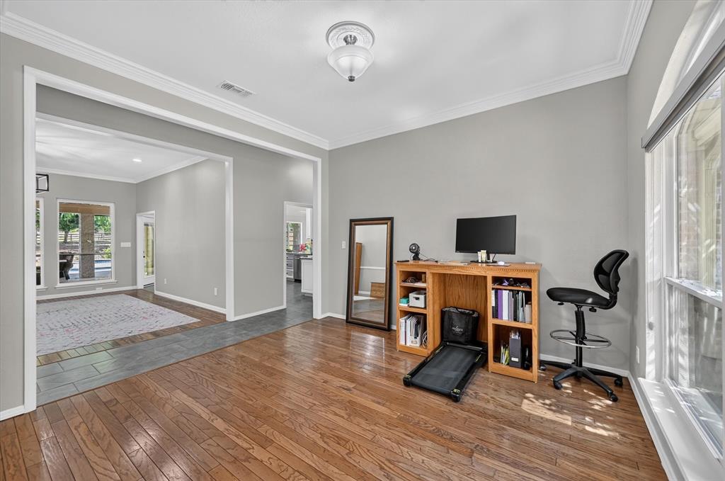 4901 Forest Hill Drive Property Photo 14