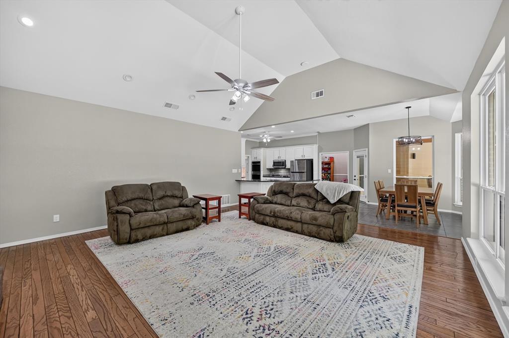 4901 Forest Hill Drive Property Photo 21