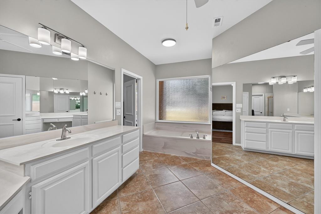 4901 Forest Hill Drive Property Photo 25