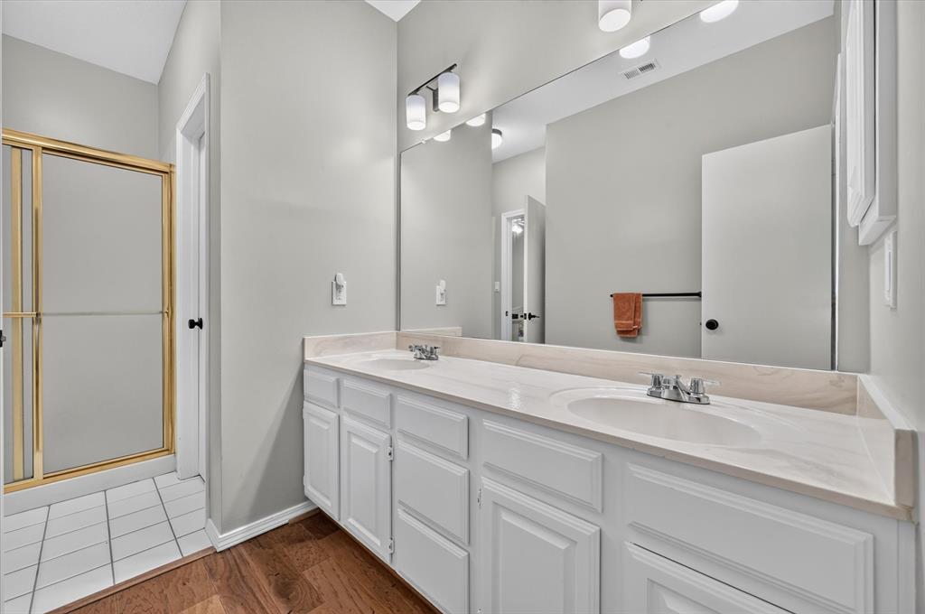 4901 Forest Hill Drive Property Photo 29