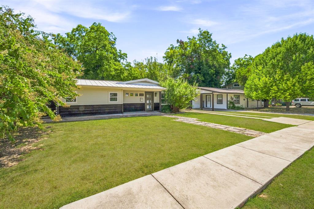 5881 Tracyne Drive Property Photo 3