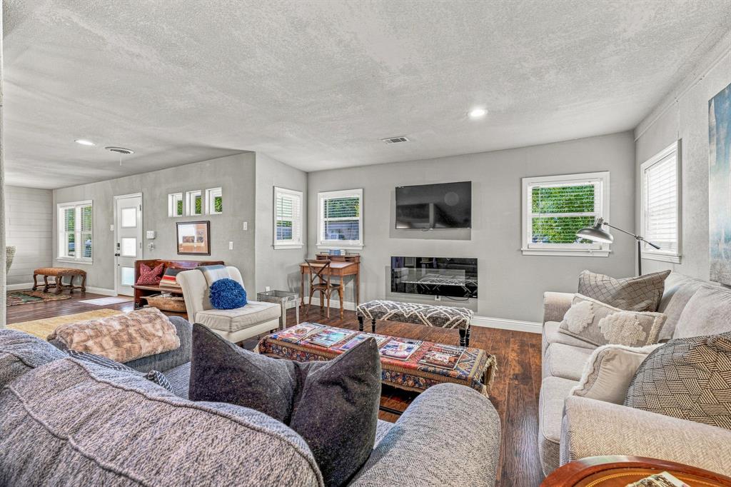5881 Tracyne Drive Property Photo 14