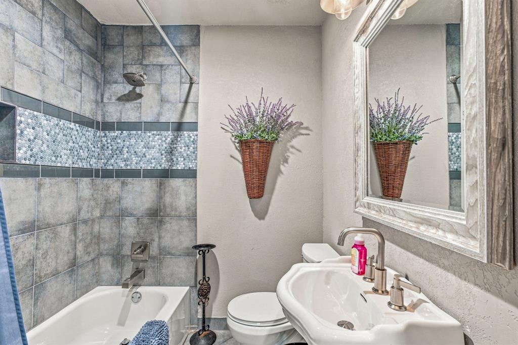 5881 Tracyne Drive Property Photo 18