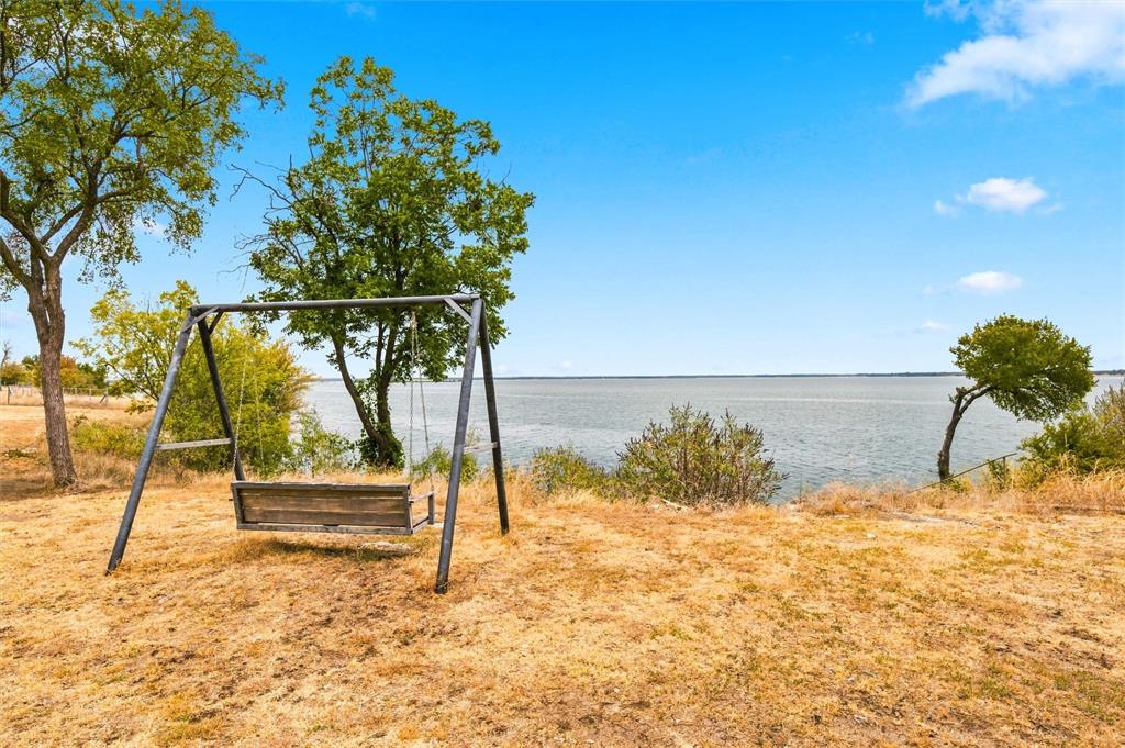 121 County Road 1740a Property Photo 5