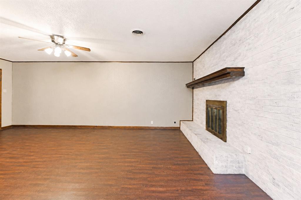 165 E Bennett Street Property Photo 6