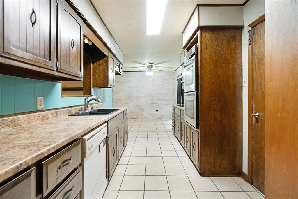 165 E Bennett Street Property Photo 10