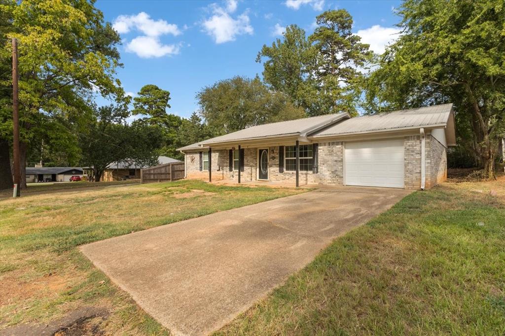 10204 Rolling Pines Drive Property Photo 3