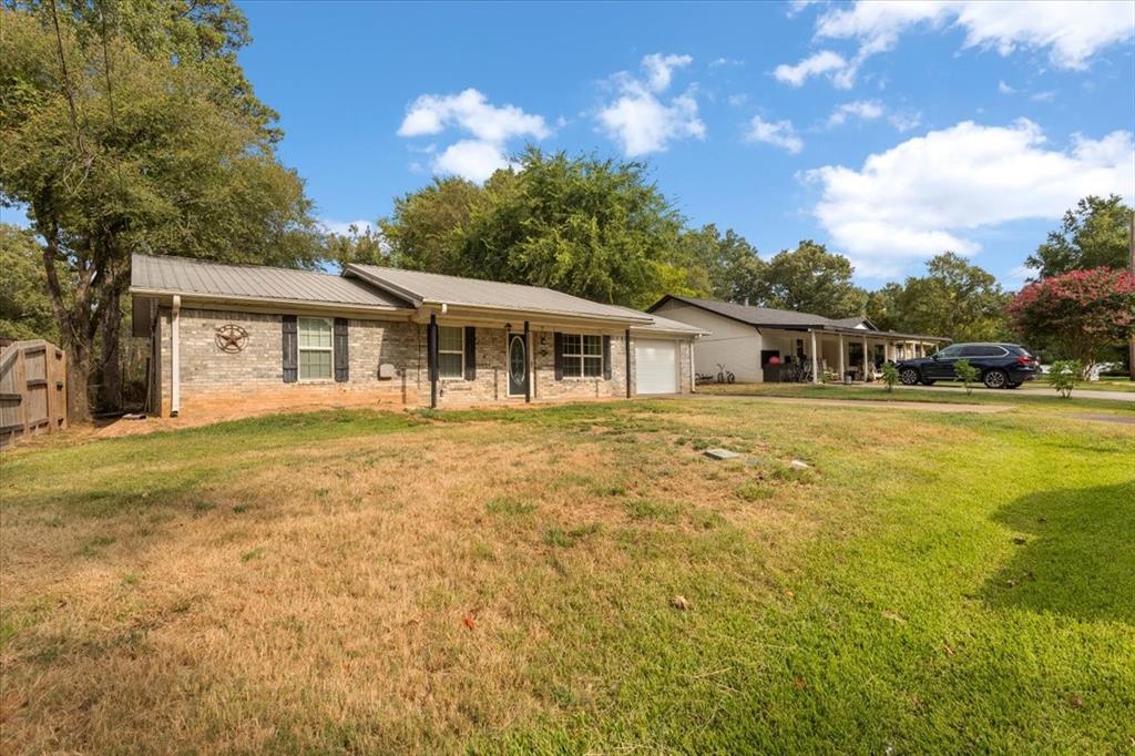 10204 Rolling Pines Drive Property Photo 4