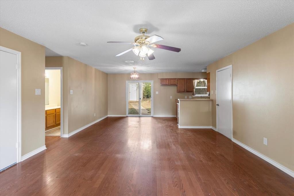 10204 Rolling Pines Drive Property Photo 6