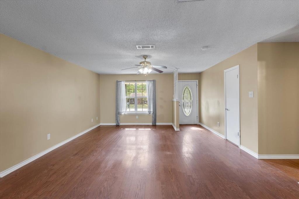 10204 Rolling Pines Drive Property Photo 8