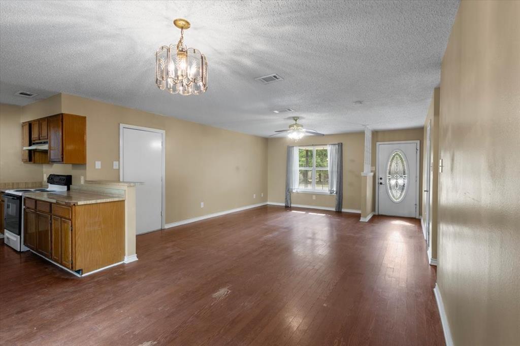 10204 Rolling Pines Drive Property Photo 9